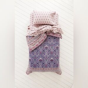Plum & Bow Hazelle Comforter Snooze Set Twin XL Urban Outfitters Bedding